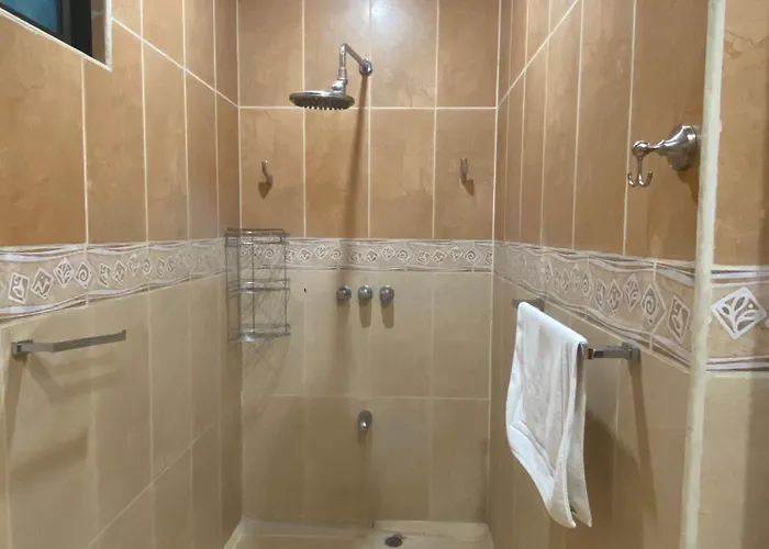 Fun In The Sun, Ground Floor, 2 Bedroom, With Pool, Close To Ocean * Coco