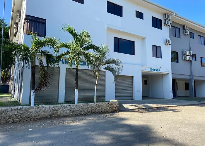 Fun In The Sun, Ground Floor, 2 Bedroom, With Pool, Close To Ocean Aparthotel Coco