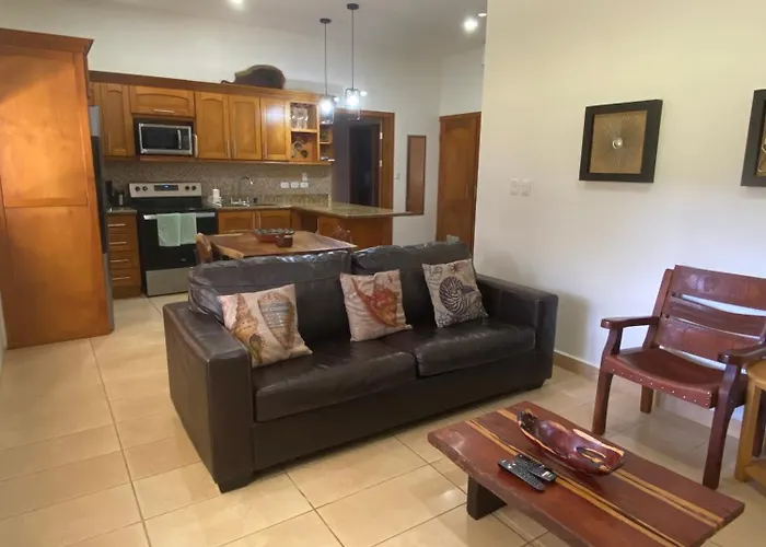 Aparthotel Fun In The Sun, Ground Floor, 2 Bedroom, With Pool, Close To Ocean