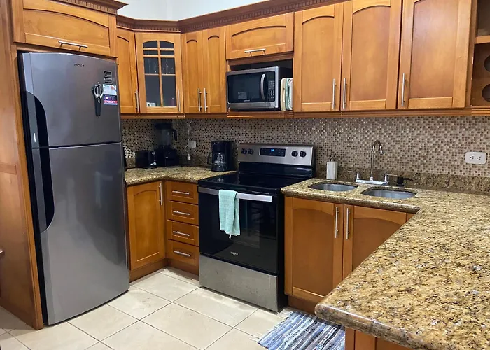 Aparthotel Fun In The Sun, Ground Floor, 2 Bedroom, With Pool, Close To Ocean
